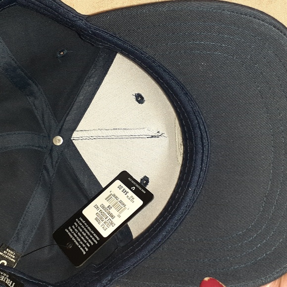 TRUE RELIGION CAP NEW ADJUSTABLE - Picture 3 of 3